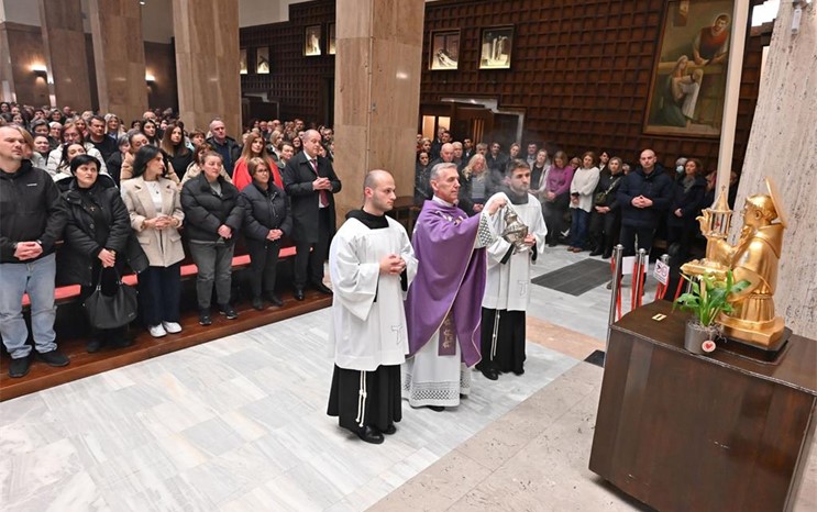 Započela pobožnost "13 utoraka sv. Antunu" u bazilici na Svetom Duhu